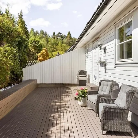 Sentrumsnaer Bolig Holiday home *